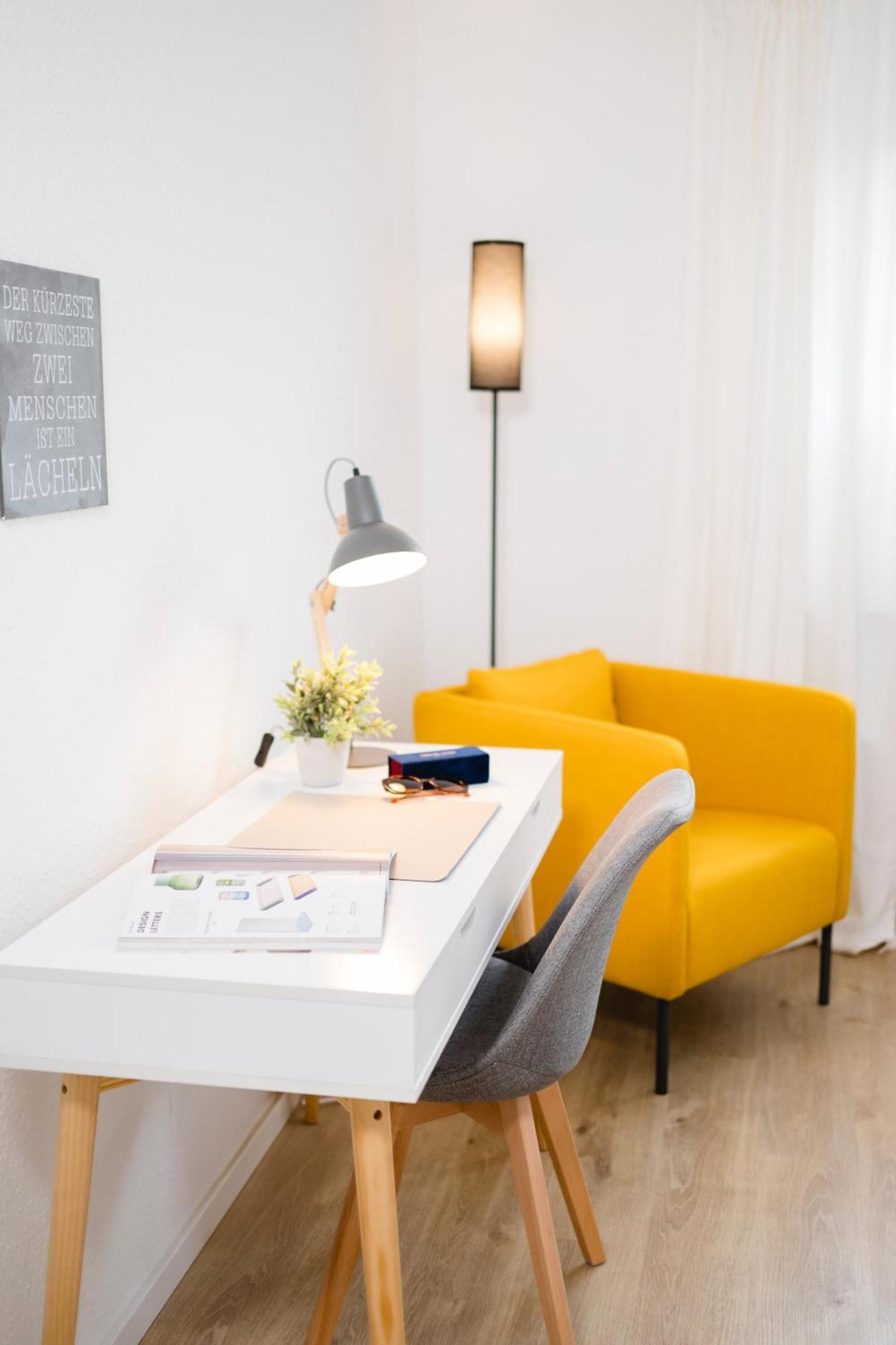 Stadtrand Oase Karlsruhe Mit Balkon エクステリア 写真