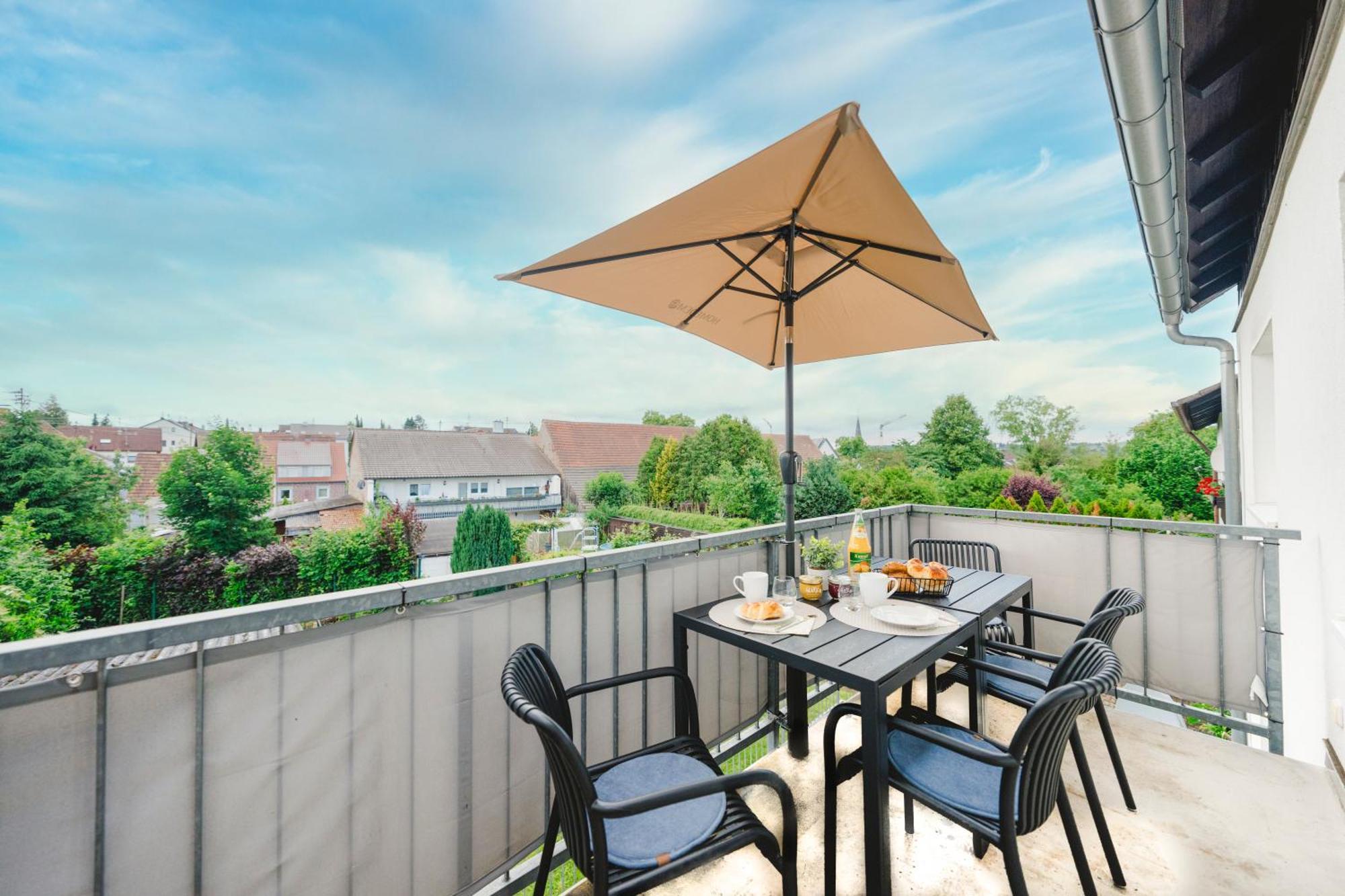 Stadtrand Oase Karlsruhe Mit Balkon エクステリア 写真